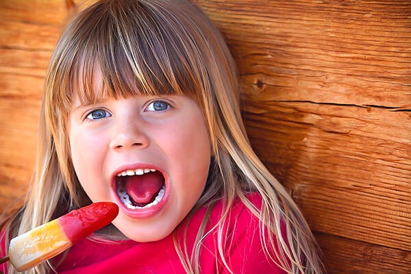 「無性に甘い物が食べたい」など「無性に〜がしたい」を英語にすると?