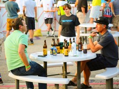 「おごる」や「ご馳走する」は英語で?