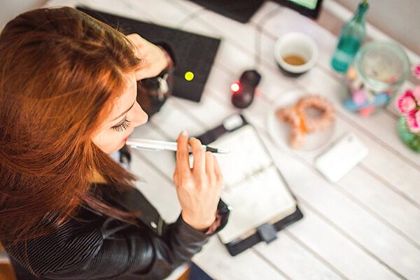「時間を見つける・つくる」「時間がある・ない」を英語で言うと